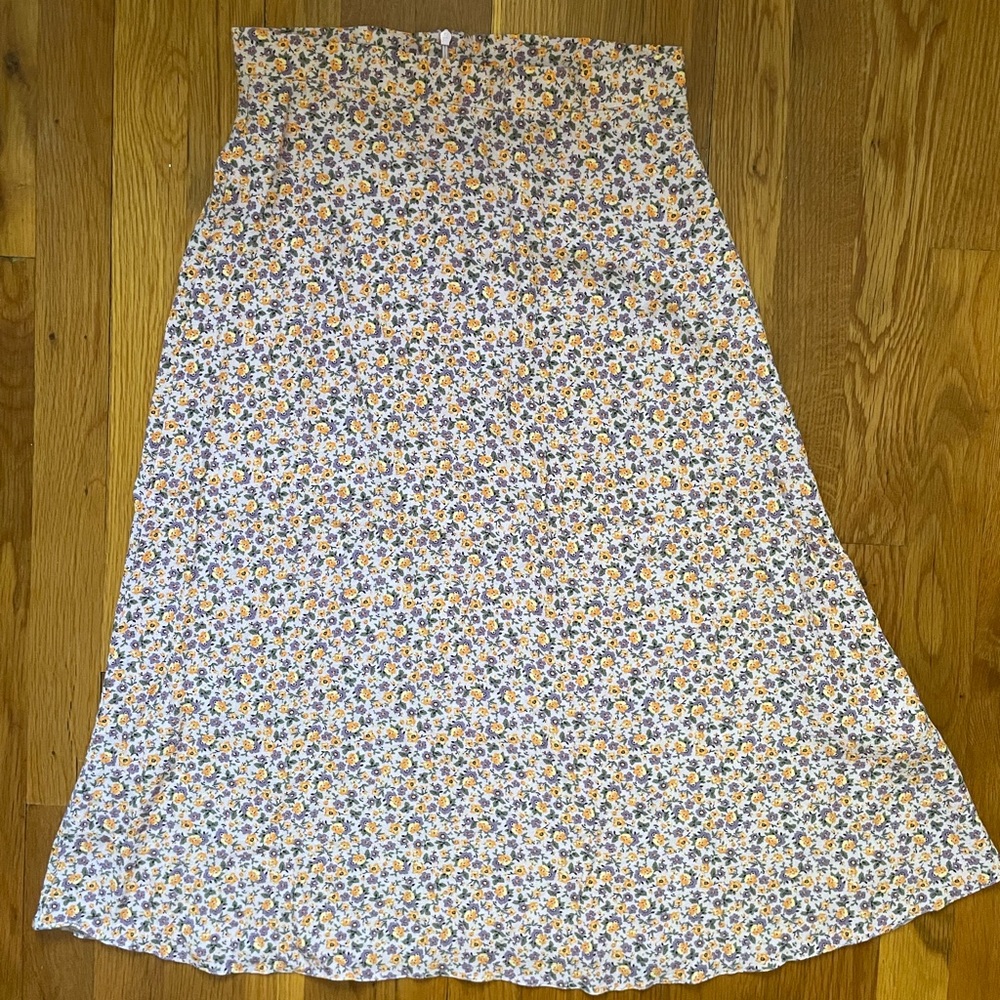 Floral midi skirt.